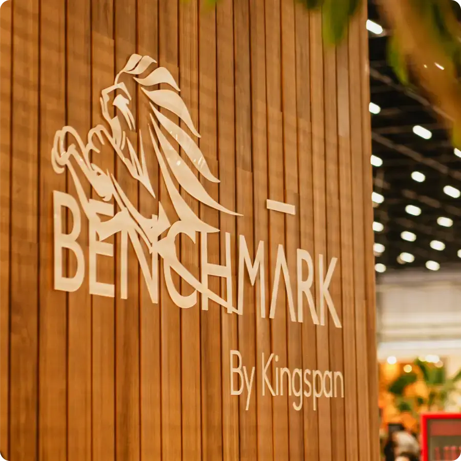 Benchmark painel de madeira Kingspan