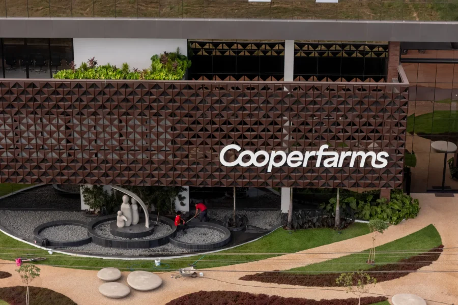 Cooperfarms Kingspan Isoeste by Benchmark